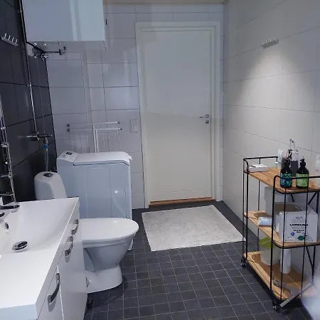 Lakeland Apartment *